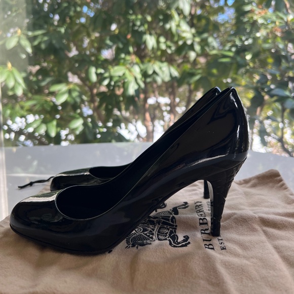 Burberry Heels - Picture 1 of 2